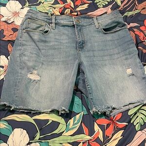 Universal Thread cut offs with stretch